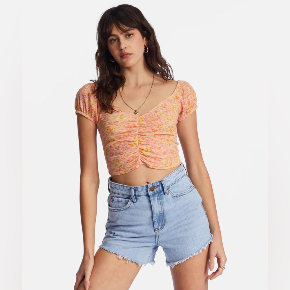 Billabong Pretty Sweet Crop Top in Peach Punch Small NWOT Ruched Floral Orange